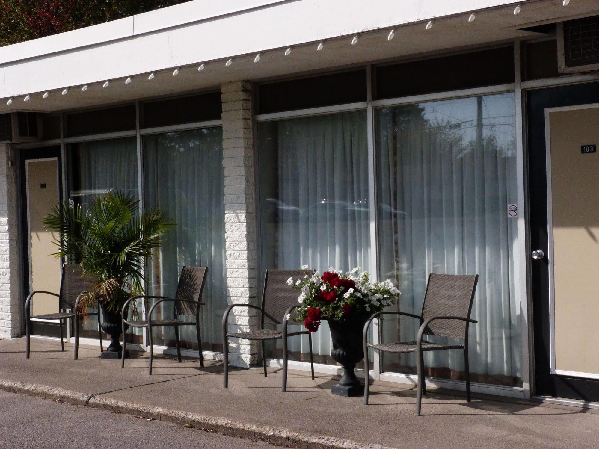 Catalina Motel Sault Ste. Marie Bagian luar foto